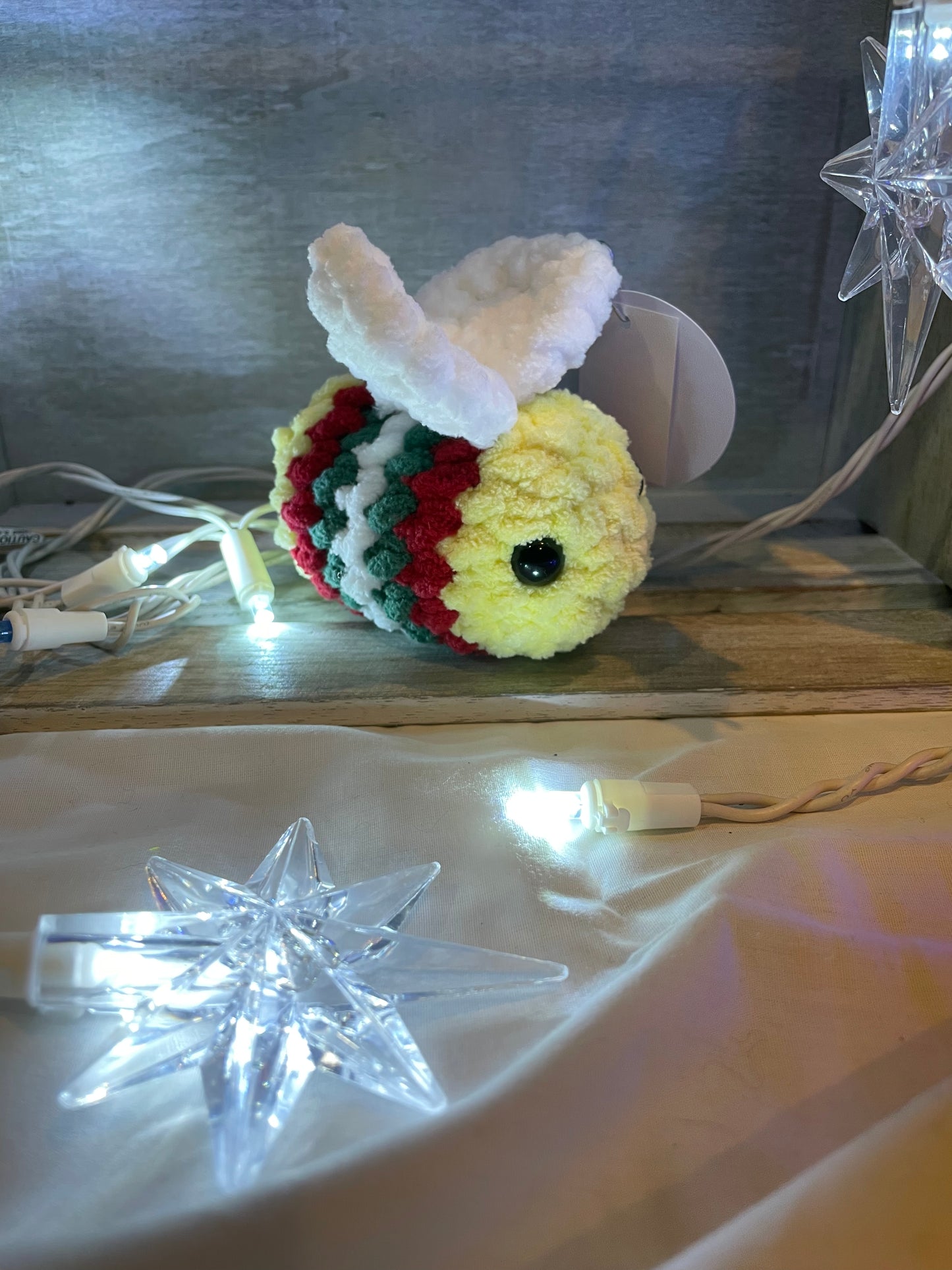 Christmas Bees (U-Pick for Hangable or Not)